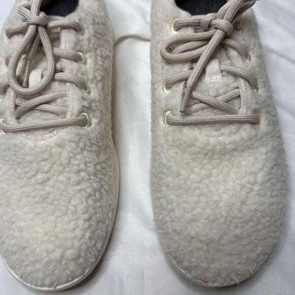 Allbirds Women’s White Wool Runner Fluffs Sneakers. Size 10. - Picture 4 of 9